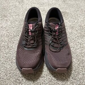 Women's Dansko Sneakers black with Pink Accents